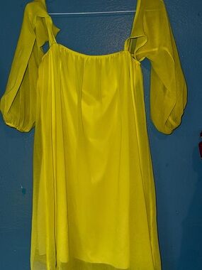 Bright Yellow Puff-Sleeve Women’s Top